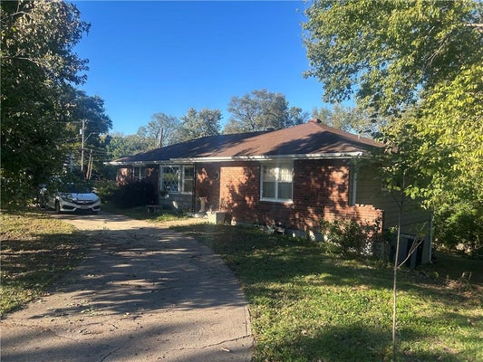 302 NE NORTHCREST DR, KANSAS CITY, MO 64116 - Image 0624bb96366d88ee035bea7fe6f80683/165261213