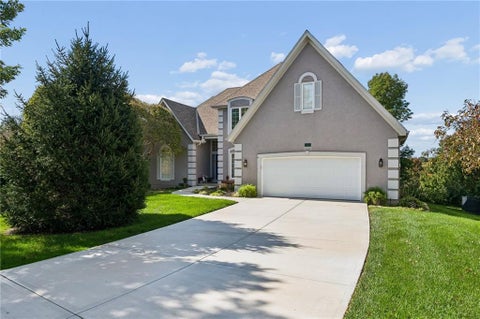 Photo of 20405 W 98th Court, Lenexa, KS 66220 (MLS # 2645506)