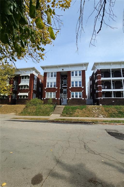 4121-4123 Walnut Street