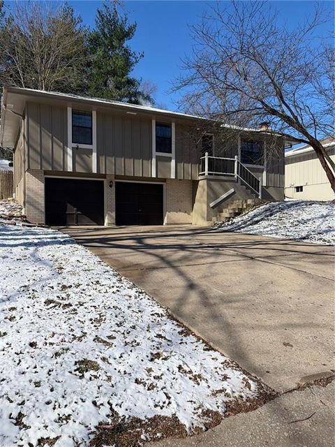 121 SE 2nd Street Blue Springs MO 64014