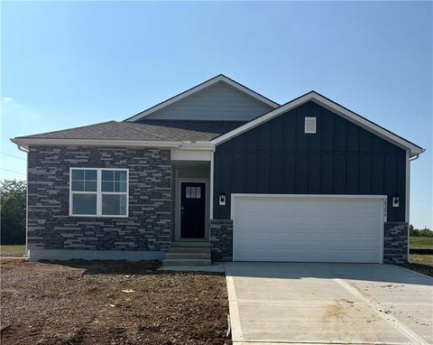 Photo of 20206 Cornice Street, Spring Hill, KS 66083 (MLS # 2579077)