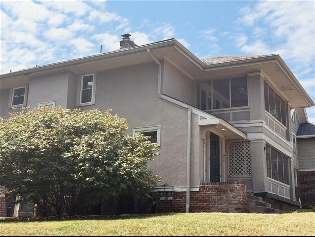 201 W 51st Terrace