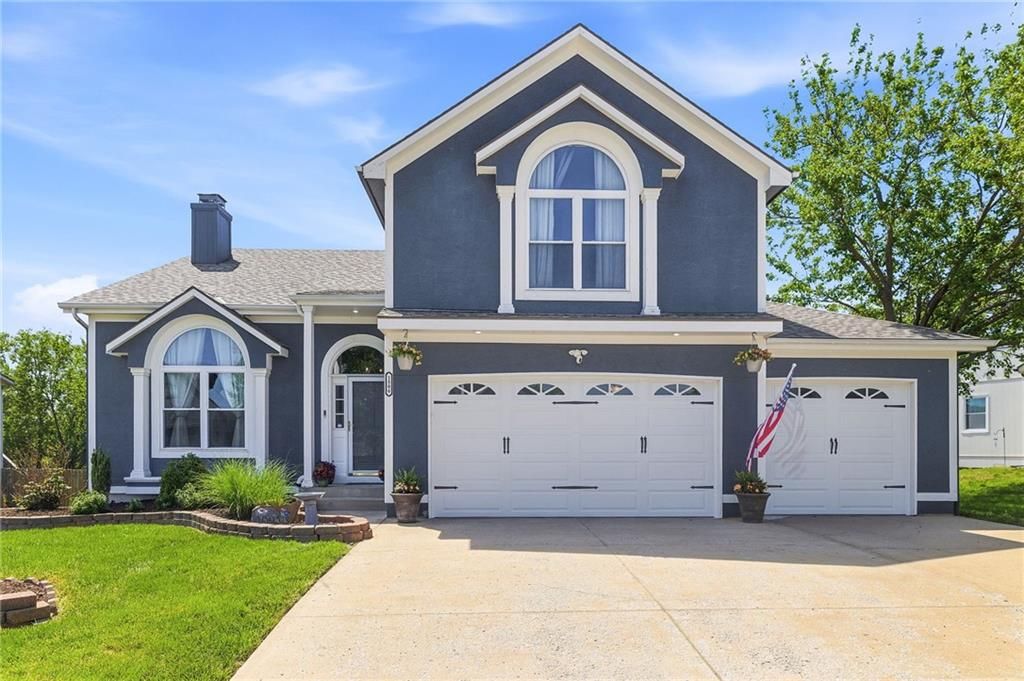 Photo of 1506 Horseshoe Drive, Raymore, MO 64083 (MLS # 2617166)
