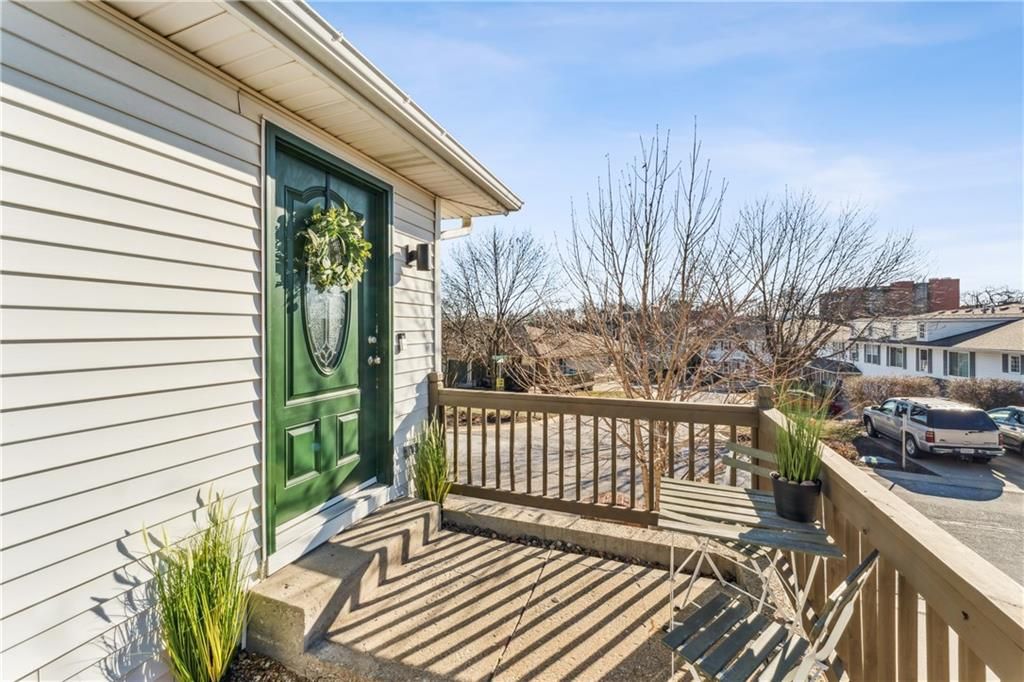 Photo of 220 E Hansen Court, Independence, MO 64055 (MLS # 2598527)