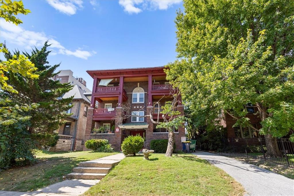 3820 Walnut Street