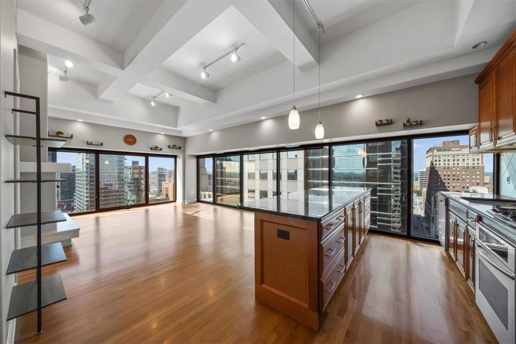 1101 Walnut Street 1607