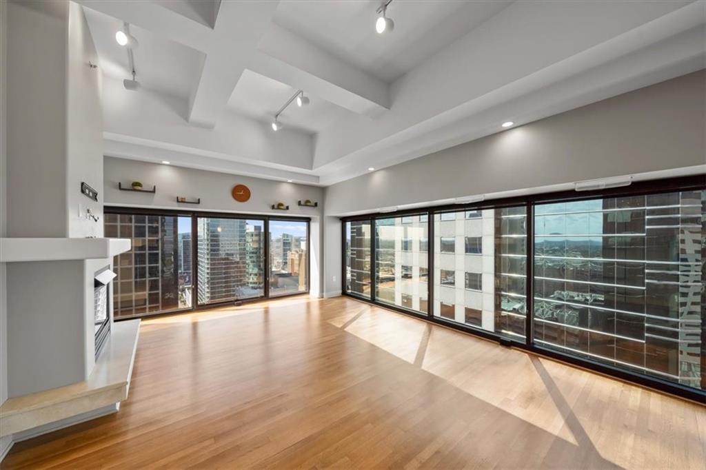 1101 Walnut Street 1607