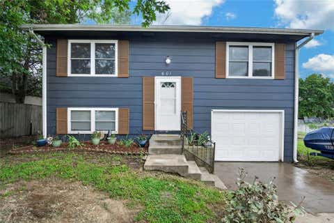 Photo of 601 SE 23rd Street, Topeka, KS 66605 (MLS # 2635844)