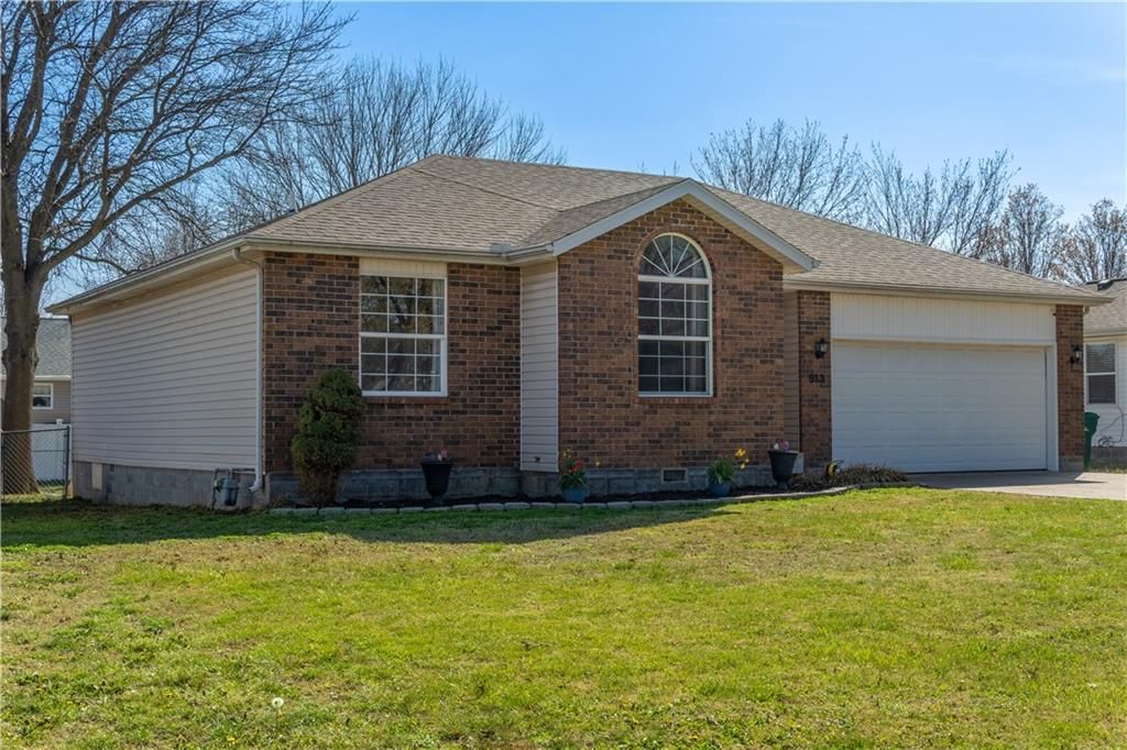 Photo of 513 Kennedy Street, Frontenac, KS 66763 (MLS # 2607436)