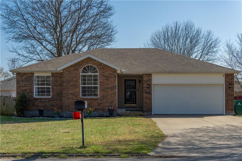 Photo of 513 Kennedy Street, Frontenac, KS 66763 (MLS # 2607436)