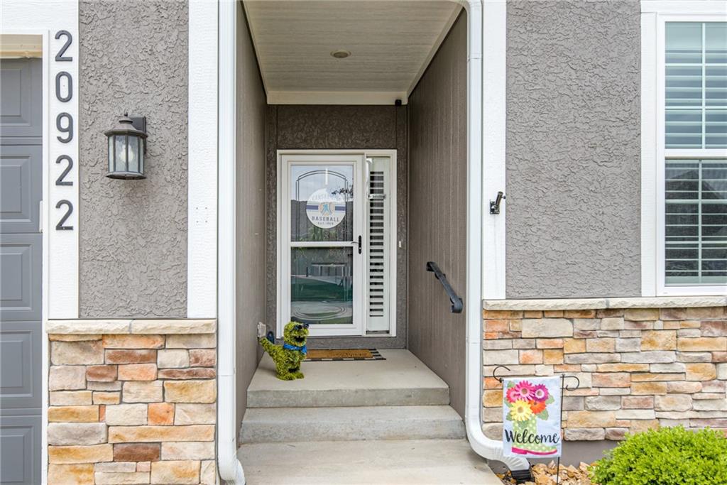20922 W 190th Terrace