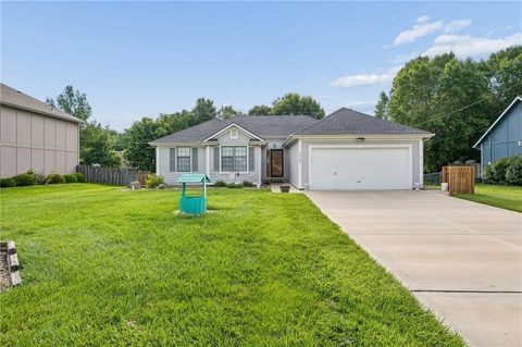 Photo of 2599 N 156th Terrace, Basehor, KS 66007 (MLS # 2623301)