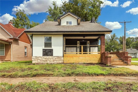 Photo of 530 Park Avenue, Excelsior Springs, MO 66086 (MLS # 2644816)