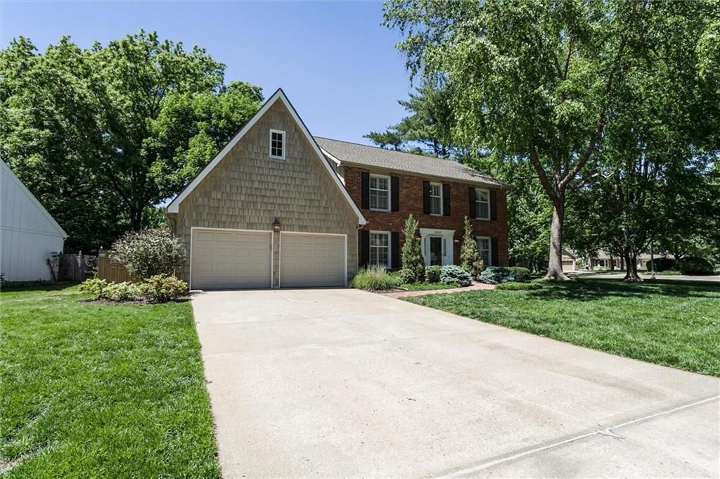 Photo of 12502 W 81st Terrace, Lenexa, KS 66215 (MLS # 2618804)