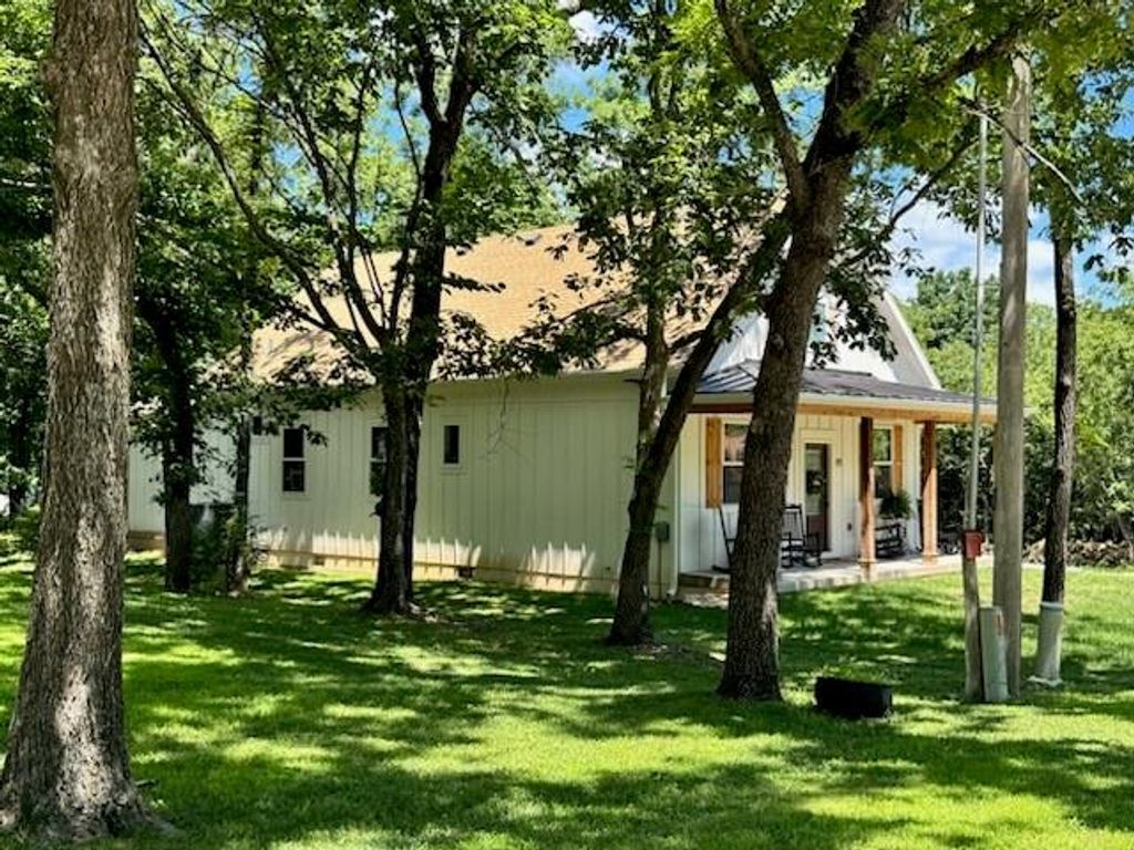 Photo of 89 Enchanted Lane, Linn Valley, KS 66040 (MLS # 2614982)