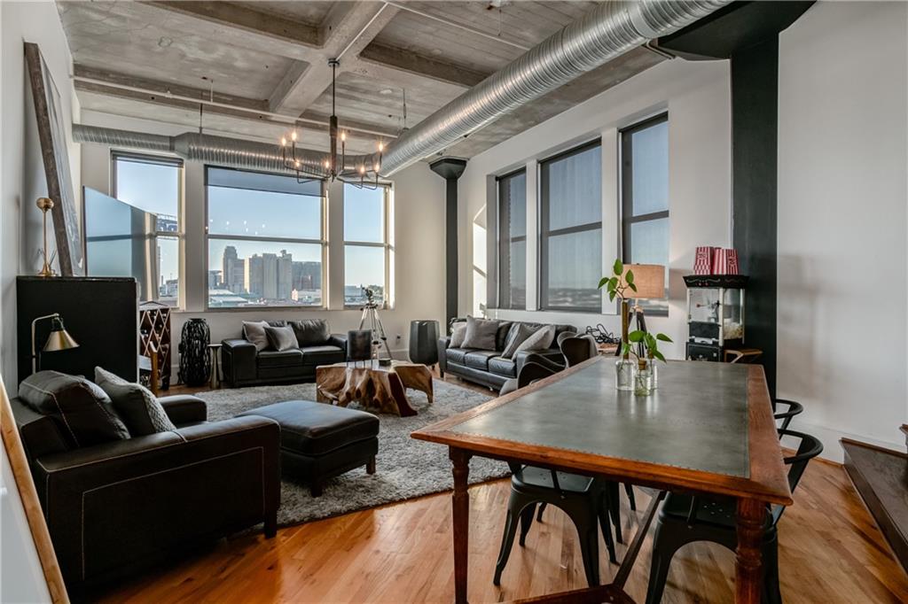 2107 Grand Avenue 1001-1002