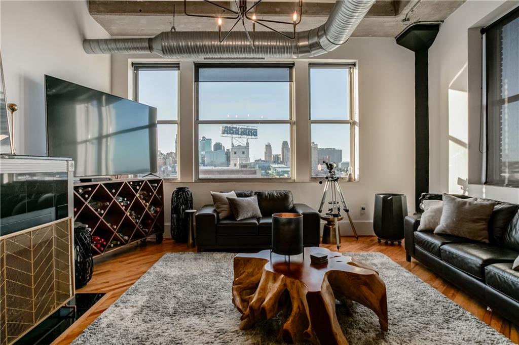 2107 Grand Avenue 1001-1002