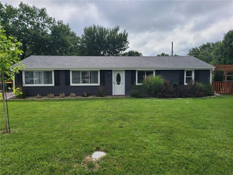 Photo of 8105 N SUMMIT Street, Kansas City, MO 64118 (MLS # 2636217)