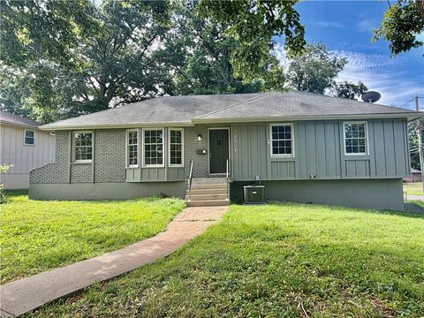 Photo of 12001 E 57th Street, Kansas City, MO 64133 (MLS # 2628940)