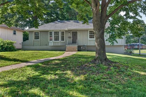 Photo of 12001 E 57th Street, Kansas City, MO 64133 (MLS # 2628940)