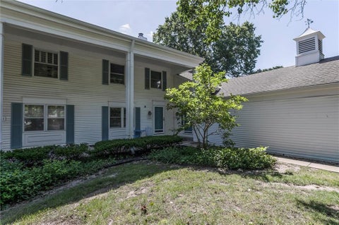 Photo of 10553 Riley Street, Overland Park, KS 66213 (MLS # 2627628)