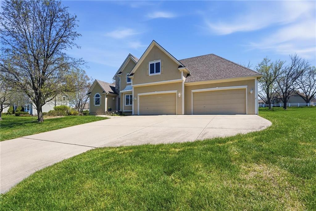 1019 SW Coachlight Court