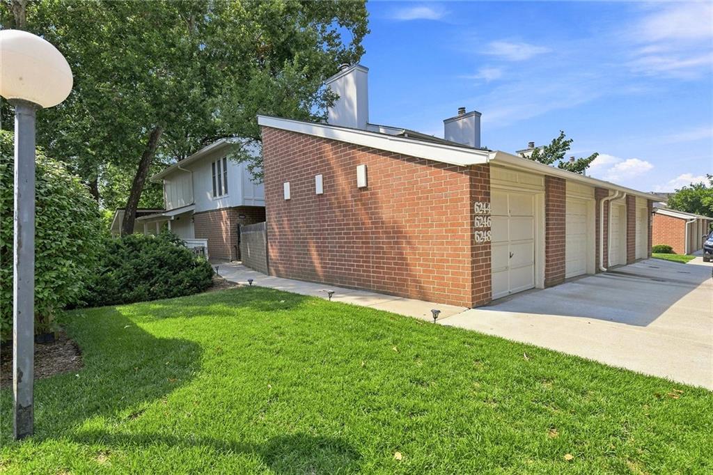 6244 Rosewood Street