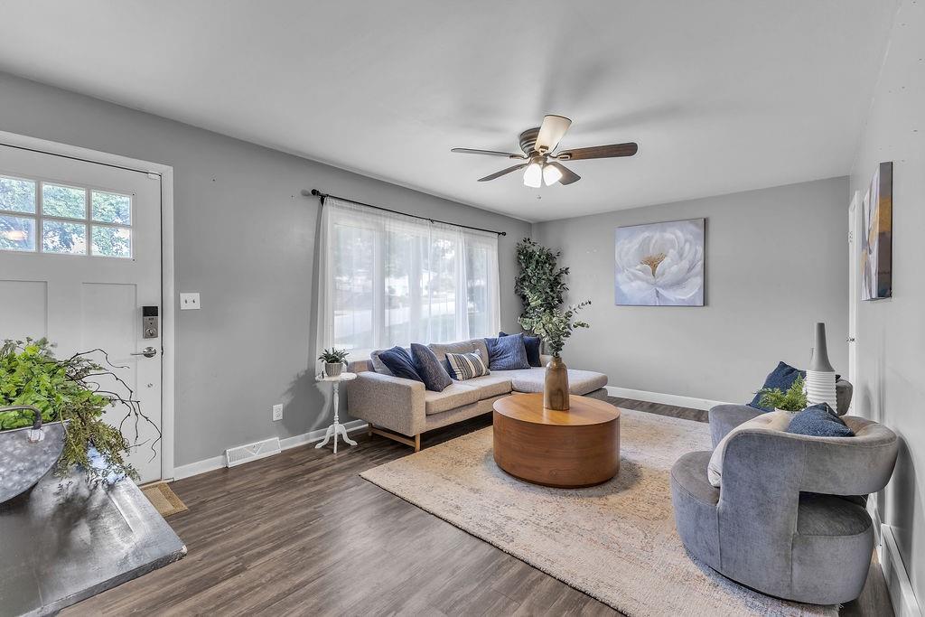 1501 Lion Road