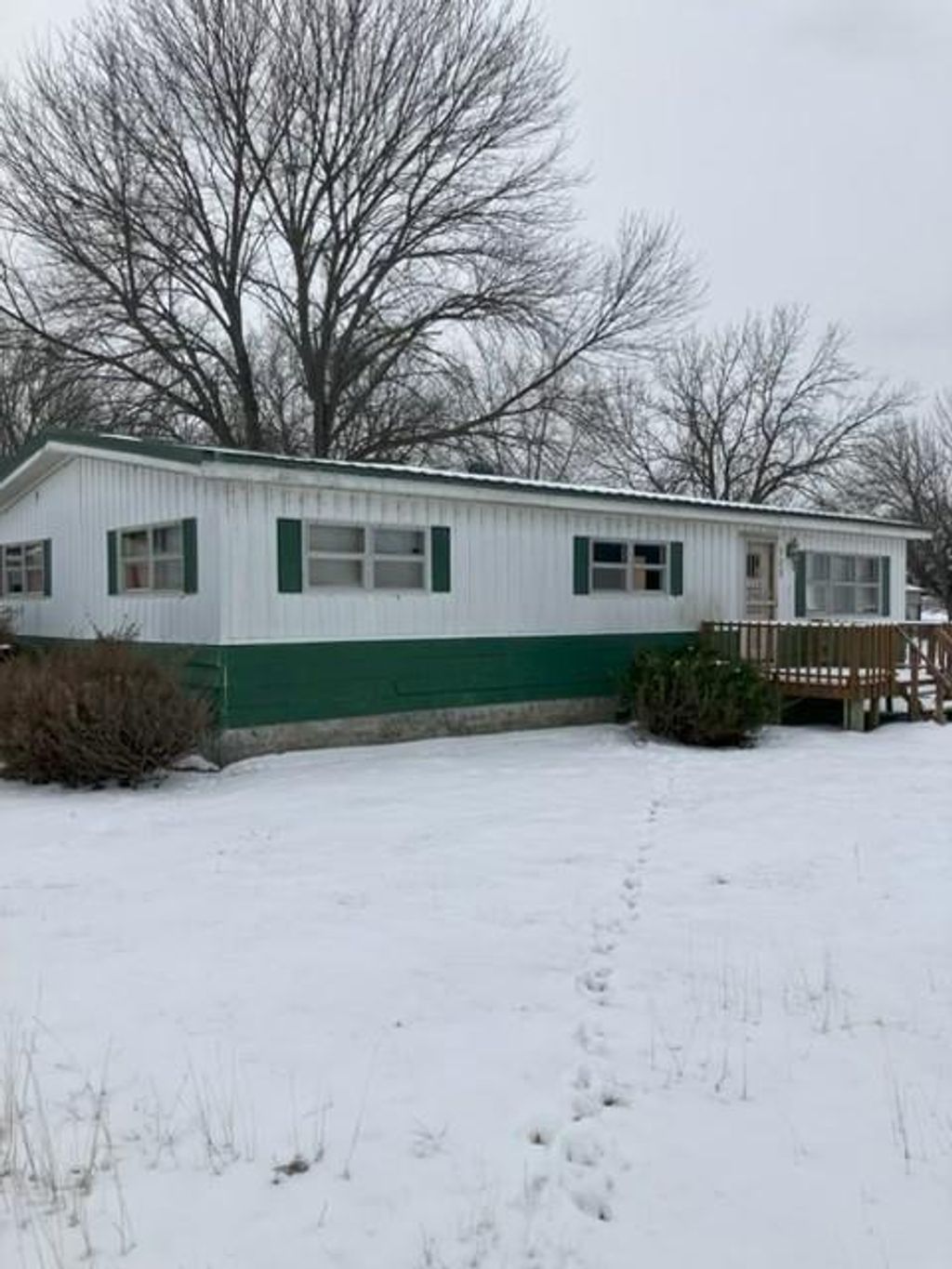 Photo of 323 Locust Street, Mound City, KS 66056 (MLS # 2598769)
