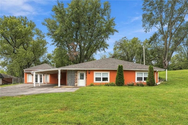 6207 LEAVENWORTH RD, KANSAS CITY, KS 66104 - Image 07d3dddab85999fa47ae2fe77cf249a5/169630374