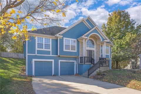 Photo of 21625 W 122 Terrace, Olathe, KS 66061 (MLS # 2587495)