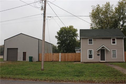 Photo of 223 E Seward Street, Burlingame, KS 66414 (MLS # 2583771) Photo of 223 E Seward Street, Burlingame, KS 66414 (MLS # 2583771)