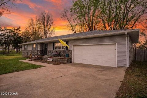 Photo of 804 N 8th Street, Chetopa, KS 67336 (MLS # 2615252)