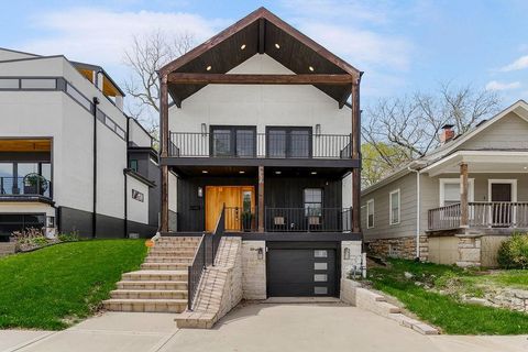 Photo of 4536 Mercier Street, Kansas City, MO 64111 (MLS # 2612519)