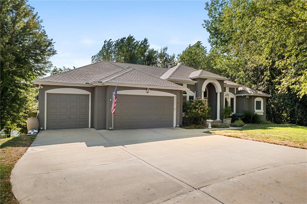 10301 NW River Hills Court