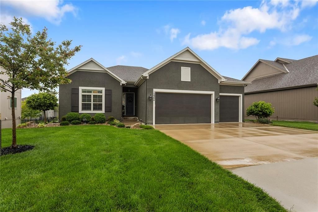 Photo of 12904 W 169th Street, Overland Park, KS 66221 (MLS # 2618783)