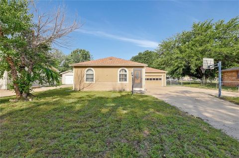 141 N Tracy Street Wichita KS 67212
