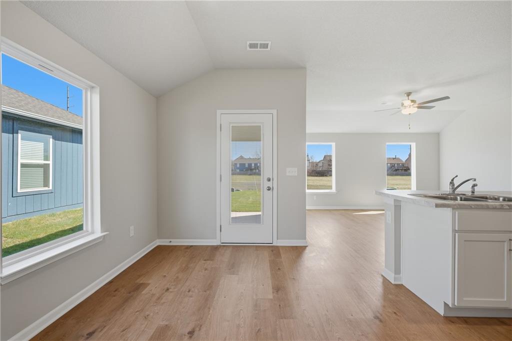 588 W Bluebird Street