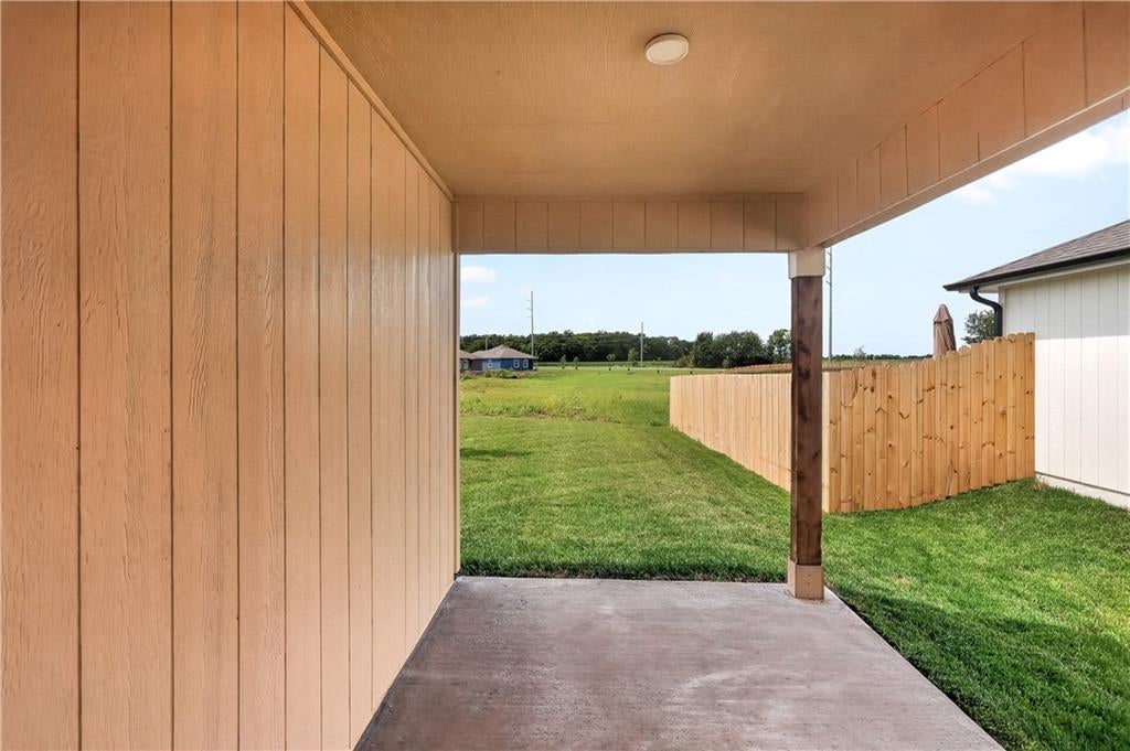588 W Bluebird Street