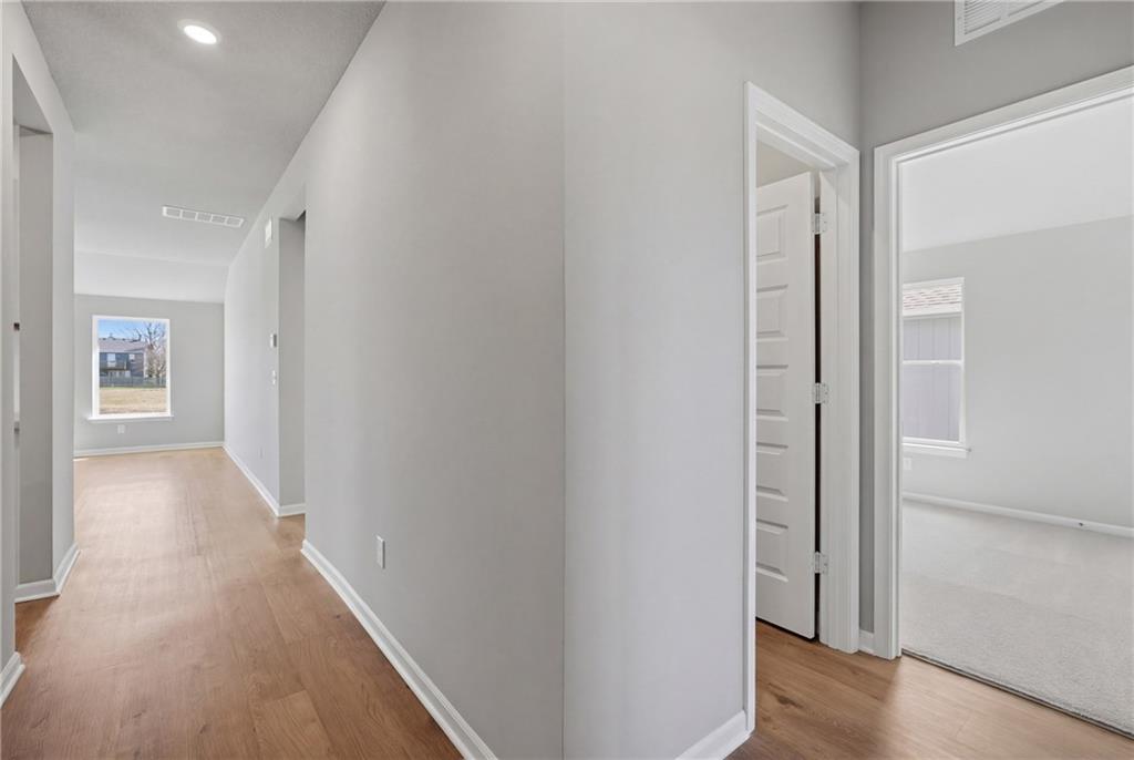 588 W Bluebird Street