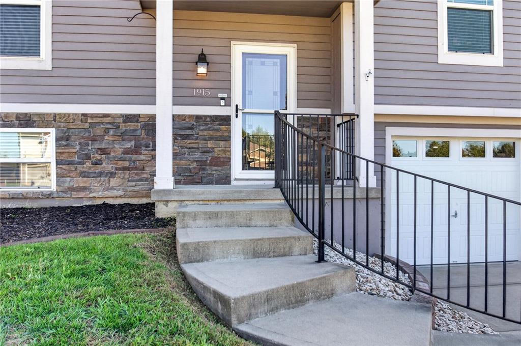 Photo of 1915 Shirley Court, Liberty, MO 64068 (MLS # 2645789)