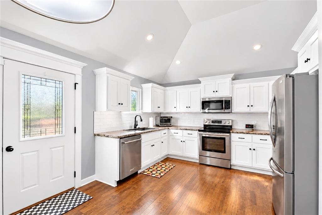 Photo of 1915 Shirley Court, Liberty, MO 64068 (MLS # 2645789)