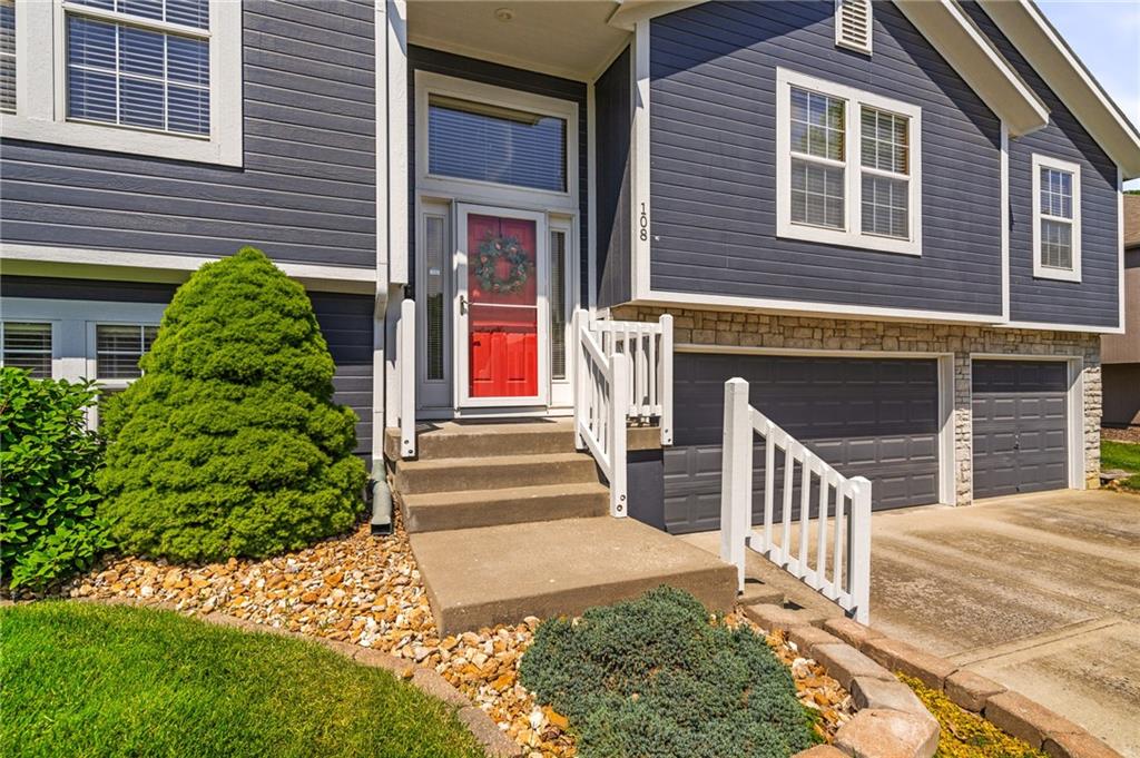 108 NE Topaz Drive