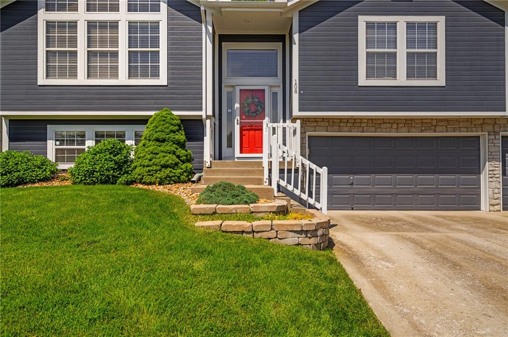108 NE Topaz Drive