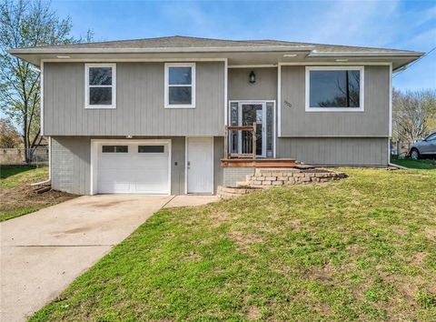 1900 Parkwood Drive Harrisonville MO 64701