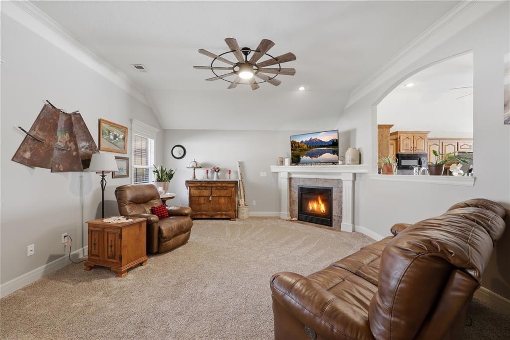 1703 NW Willow Drive