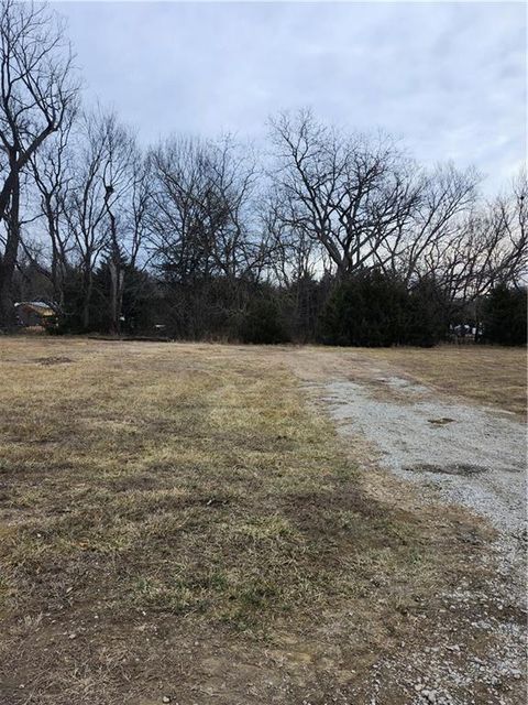 30 Beachcraft Lane Linn Valley KS 66040