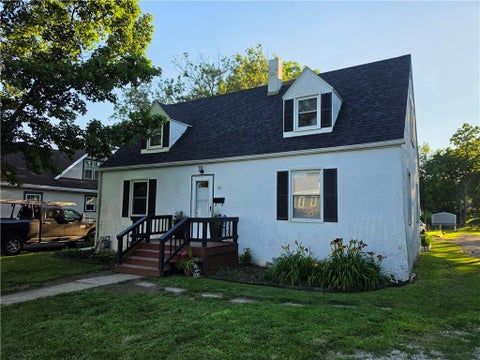Photo of 112 N Frederick Avenue, Maryville, MO 64468 (MLS # 2627606)