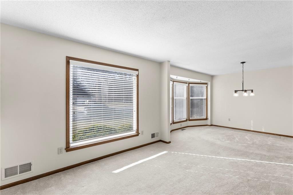 10409 Oakmont Street