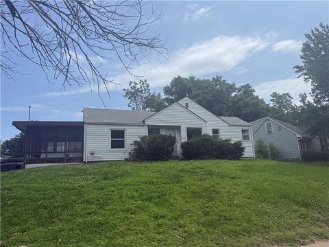 1325 NE Marvin Court, Kansas City, MO 64118 - #: 2622103